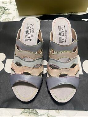 L'ATISTE Pastel Multi-Strip Slide Sandals in Gray, Pink, Cream, gray